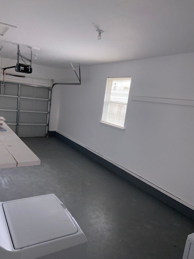 Building Photo - Ada, OK