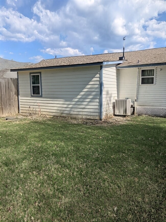 Building Photo - 171 Bayberry Dr