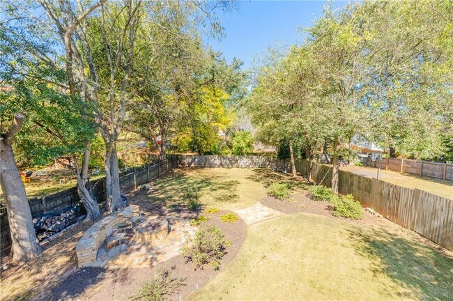 Building Photo - 1131 Winburn Dr
