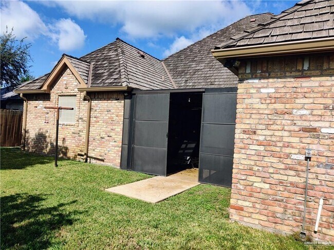 Building Photo - 24 Sequoia Dr
