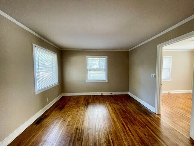 Building Photo - Rosewood