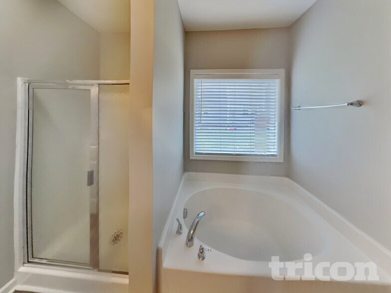 Building Photo - 2007 Wintergreen Way