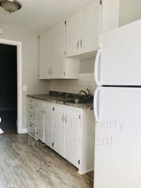 Building Photo - 824 N 46th St