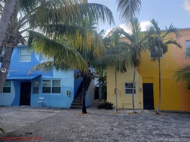 Building Photo - 1321 SW 8th St