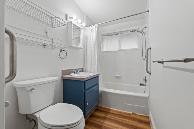 Building Photo - 817 Boughton St