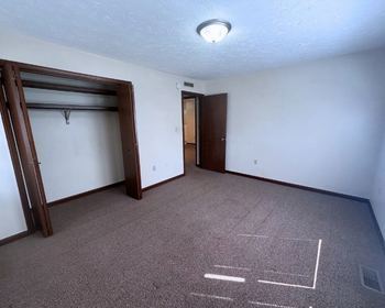 Building Photo - 509 Oak Glen Dr