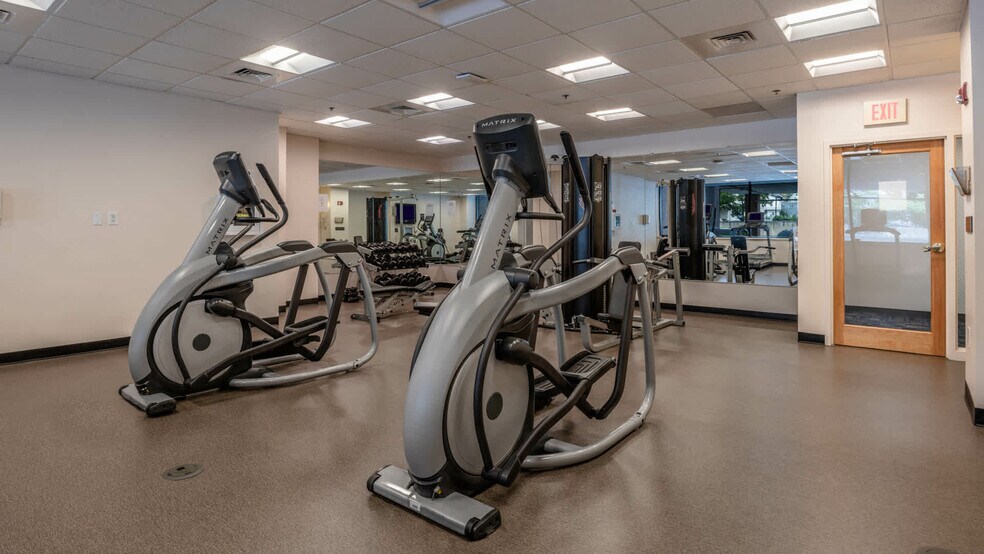 Building Photo - 14 Summer St