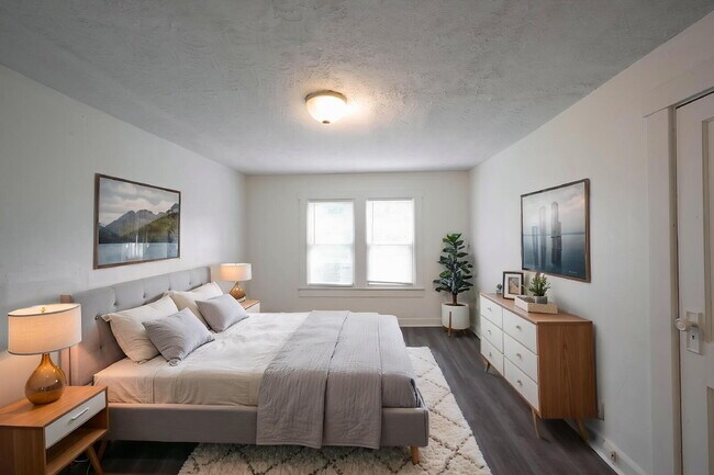 Building Photo - "Charming 3-Bedroom Home with Spacious Layout in Indianapolis!"