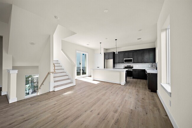 Building Photo - 2708 Nagle St