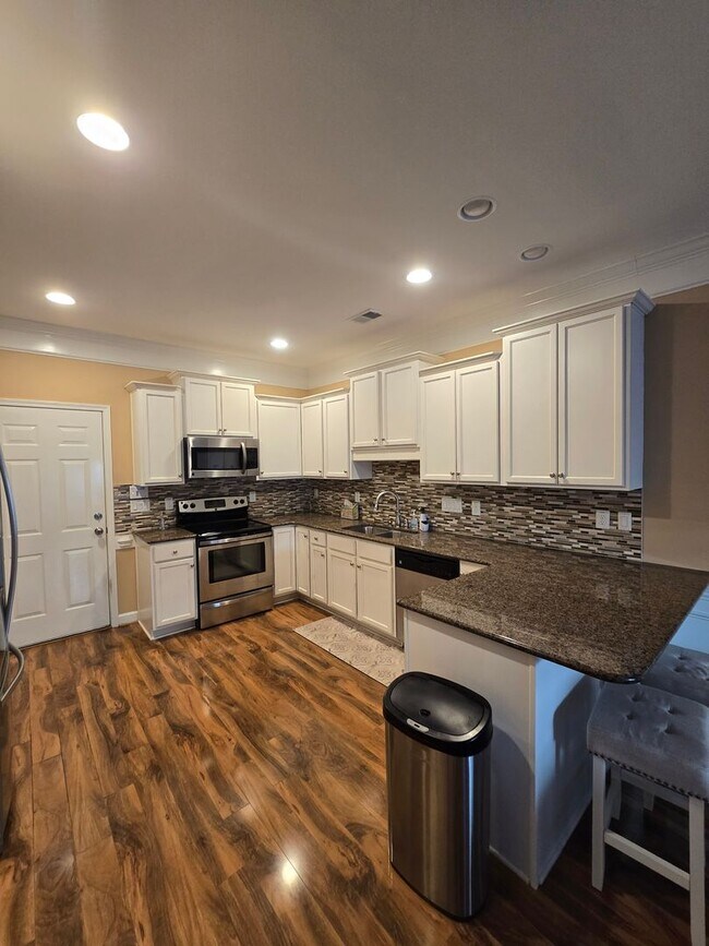 Building Photo - 5114 Chapel Ln