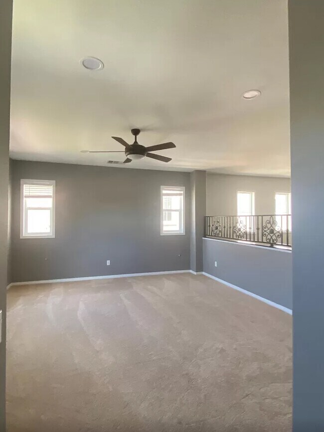 Building Photo - 26526 Craftsmen Ct