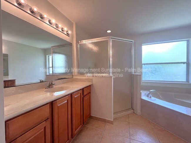 Building Photo - 6786 Aliso Ave