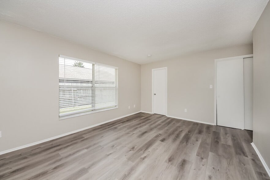 Building Photo - 3210 Tomahawk Dr