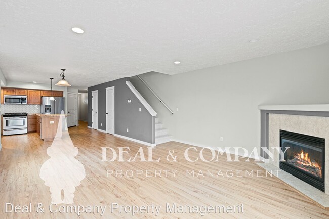 Building Photo - 3 br, 2.5 bath House - 532 SE 204th Place