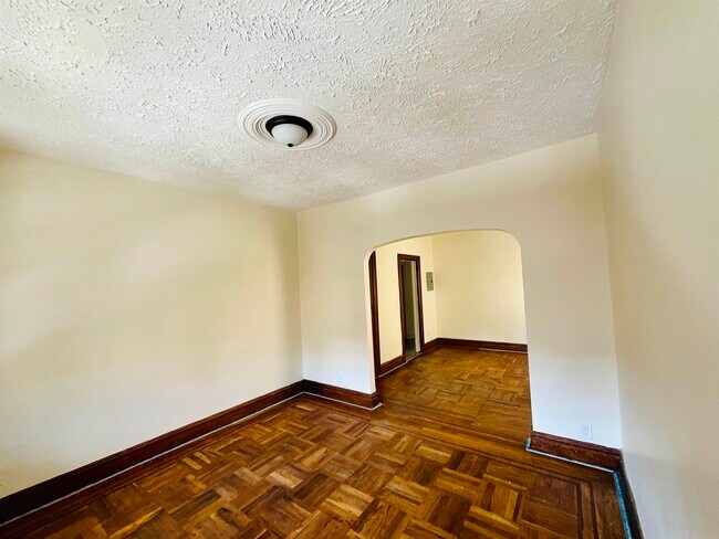 Building Photo - 262 Winfield Ave