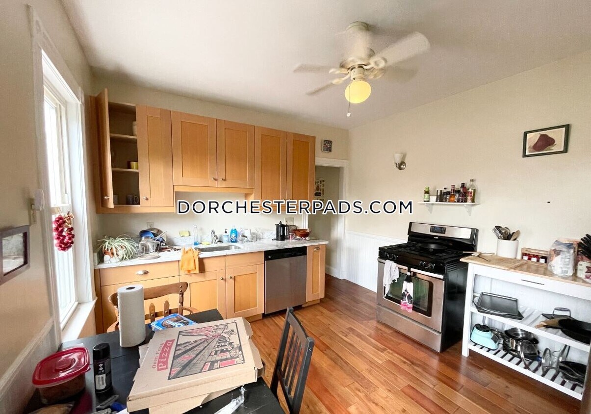 Primary Photo - 26 Taft St