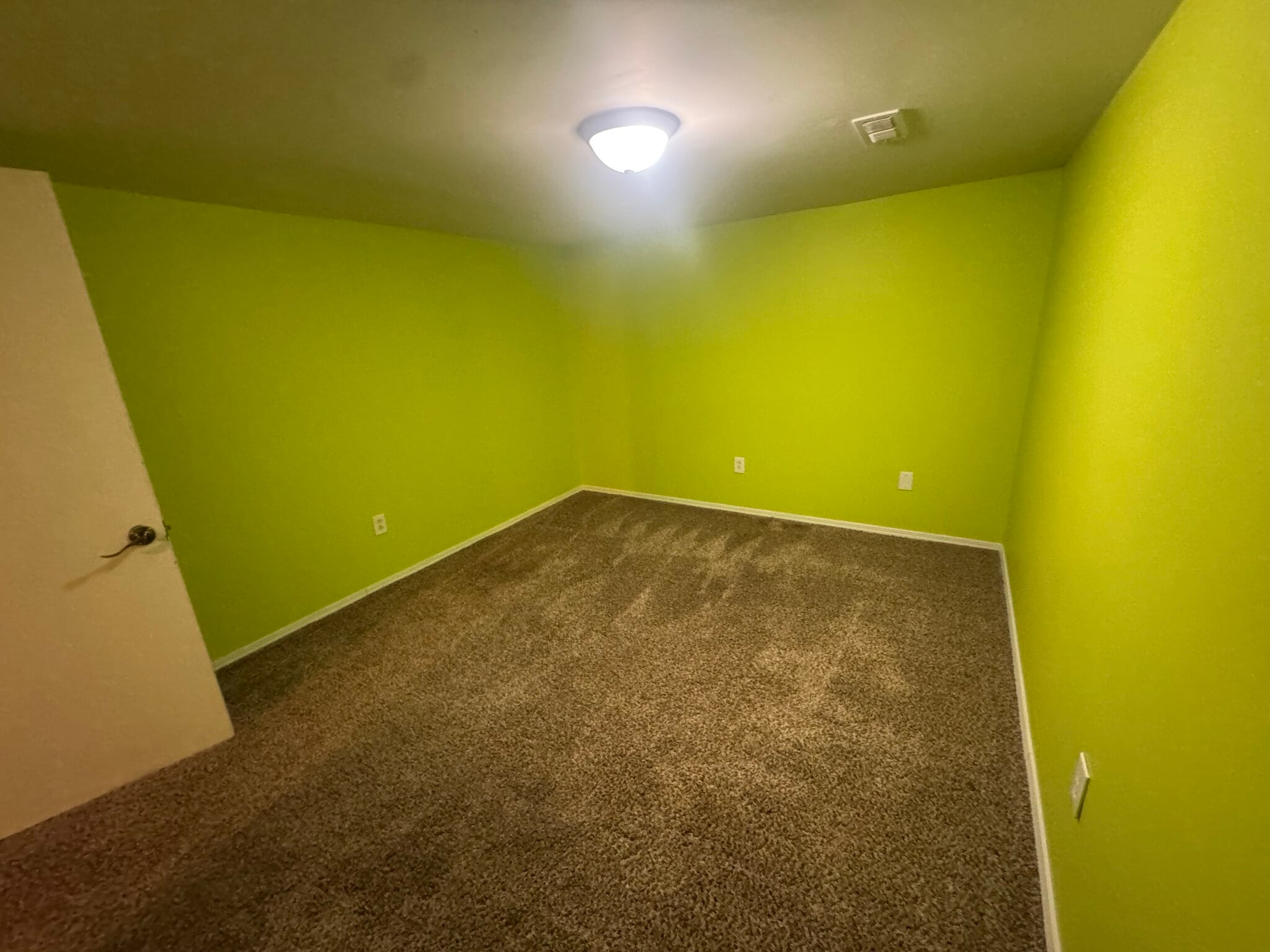 Building Photo - 2116 S Gold St