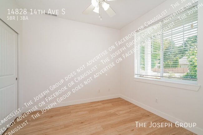 Building Photo - 14828 14th Ave S