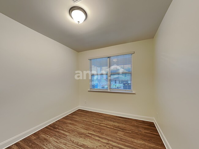 Building Photo - 117 Keyser Drive