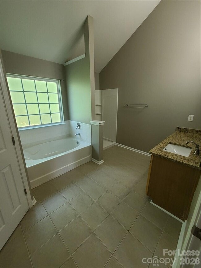 Building Photo - 19231 Kanawha Dr