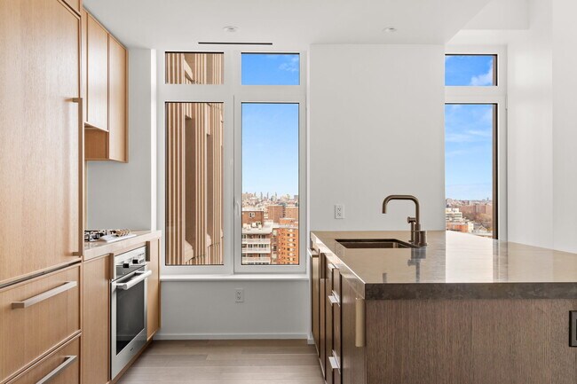 Building Photo - 543 W 122nd St