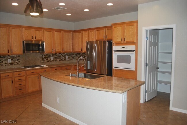 Building Photo - 6809 Palmetto Pines Ct