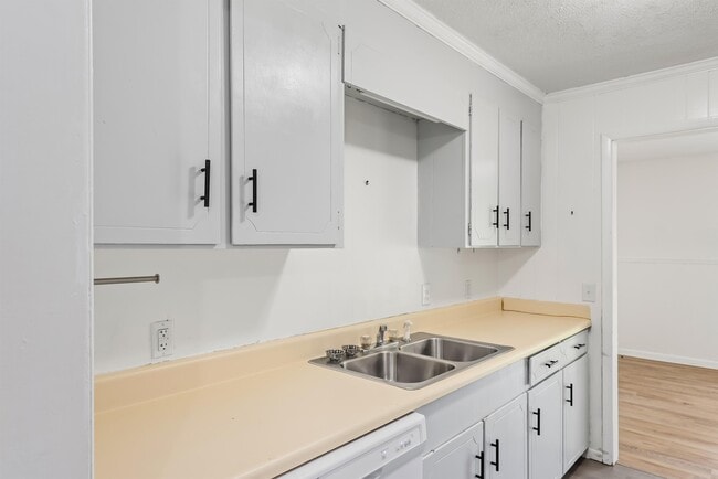 Building Photo - 302 Antler Dr