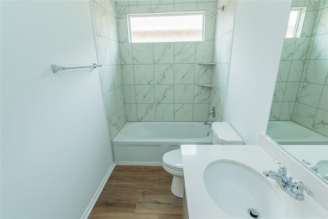 Building Photo - 116 The Ugly Wy