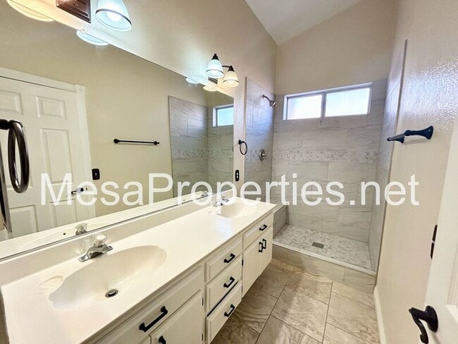 Building Photo - 16481 Silica Dr