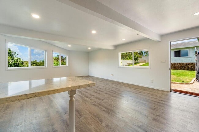Building Photo - 3411 Aliamanu St