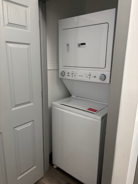 Building Photo - 1132 Northampton St