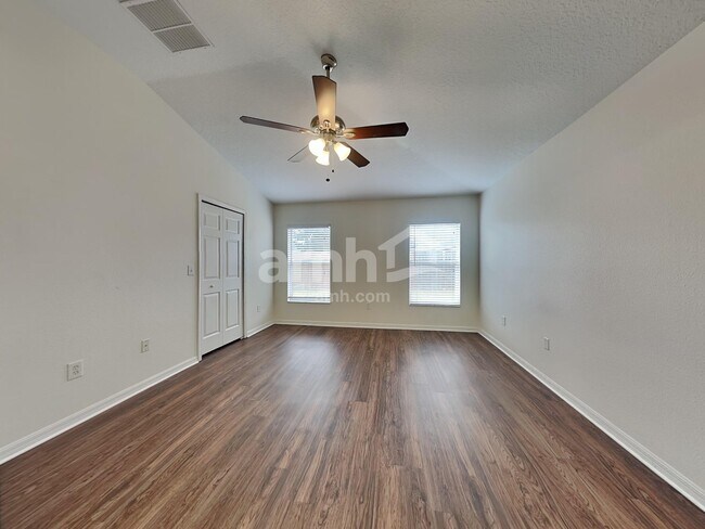 Building Photo - 4340 Country Hills Blvd