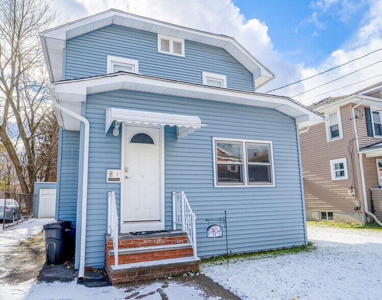Building Photo - 94 Theron St