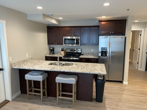 Building Photo - 7069 Crosvik Ct