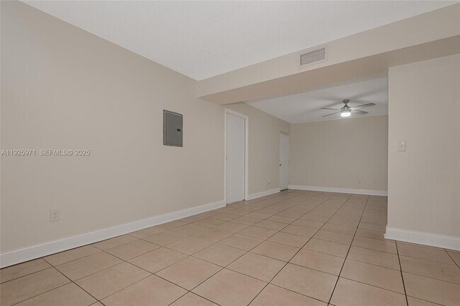 Building Photo - 1771 W 58th St