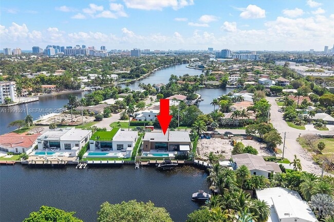 Building Photo - 2215 NE 19th St