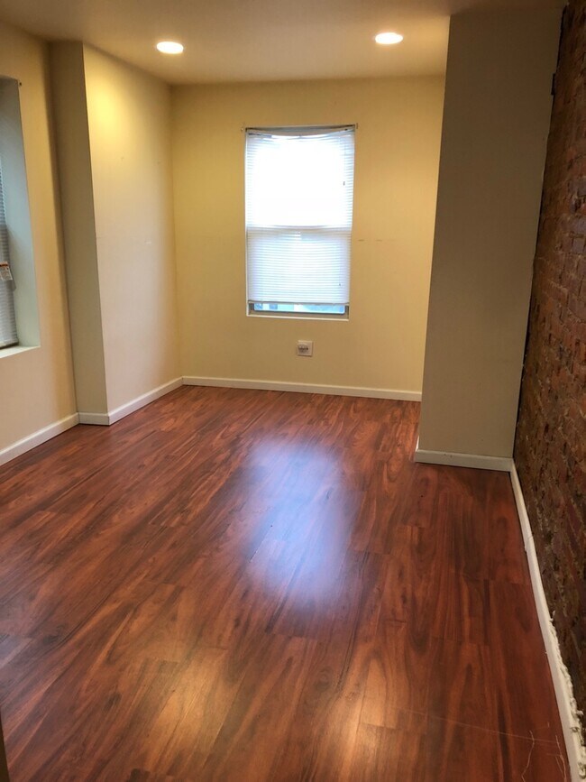 Building Photo - 3451 Braddock St