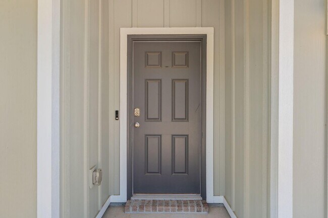 Building Photo - 3041 Heritage Plantation Blvd