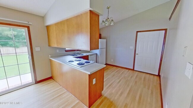 Building Photo - 1043 Shirley Dr