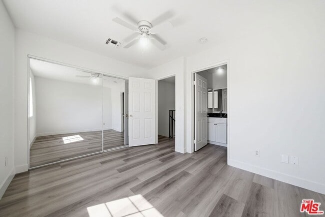 Building Photo - 6616 Sylmar Ave