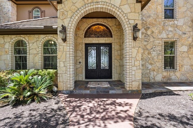 Building Photo - 2624 University Club Dr
