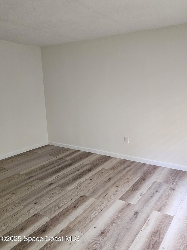 Building Photo - 8732 Croton Ct