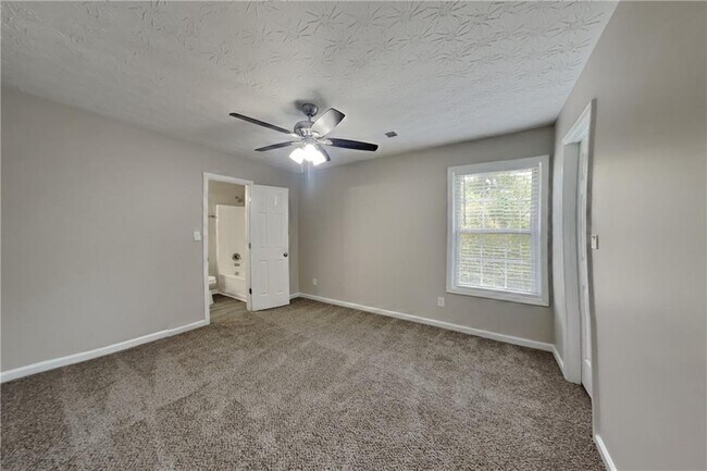 Building Photo - 1294 Log Cabin Ln SE