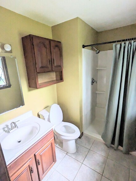 Building Photo - 867 Shaker Rd