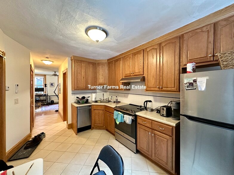 Building Photo - 48 Garden St