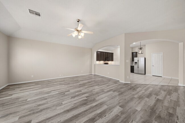 Building Photo - 24503 Lakecrest Bend Dr