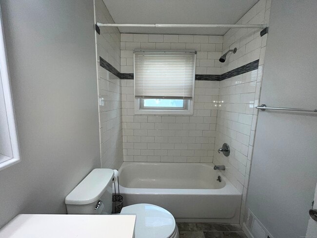Building Photo - 112 Brookside Cir