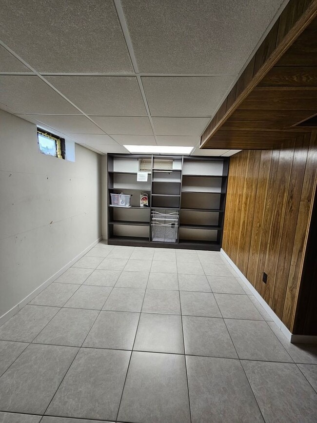 Building Photo - South Shores! 3 Bed, 1.5 bath