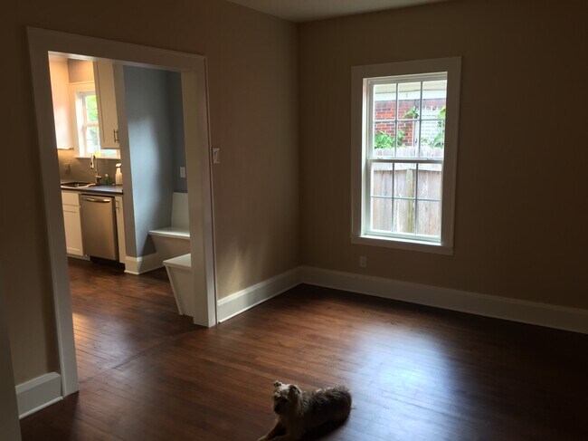 Building Photo - 301 Clifford St