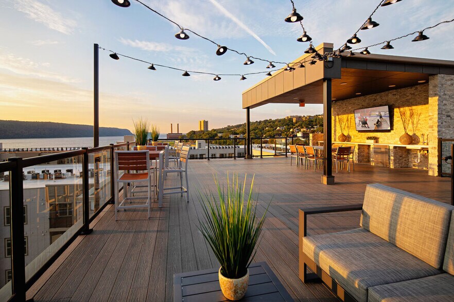 Building Photo - 79 Alexander St